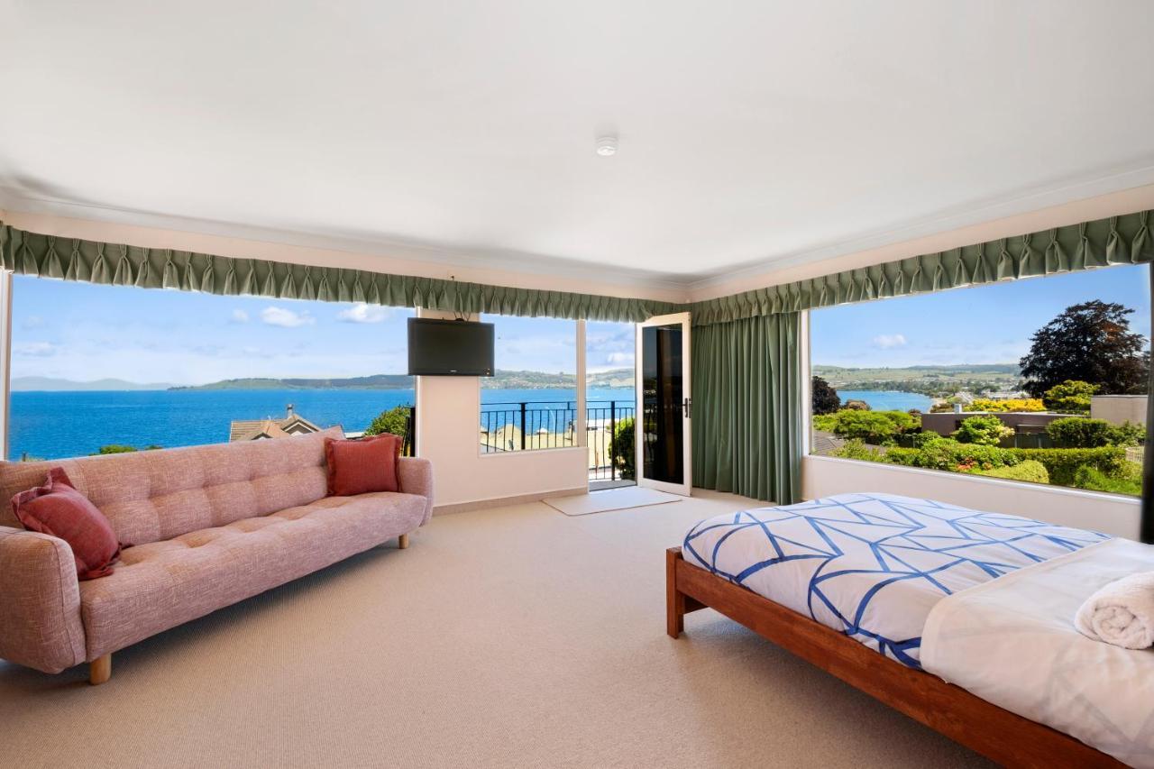 Lake View By Town Taupo Exterior foto