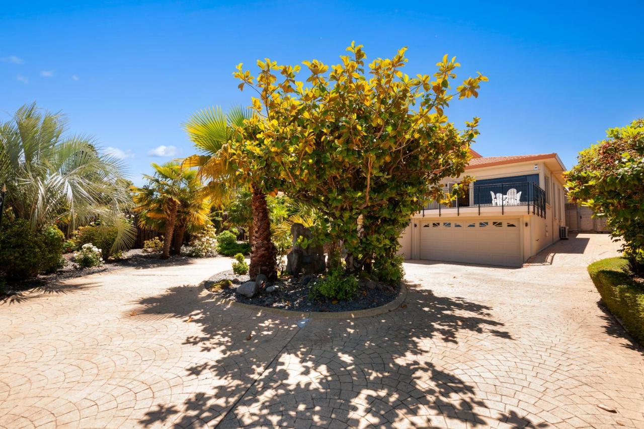 Lake View By Town Taupo Exterior foto