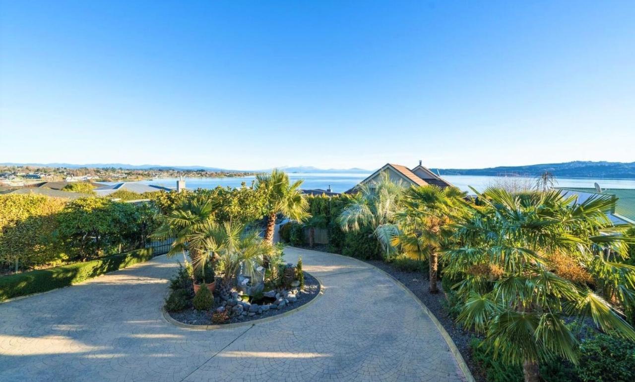 Lake View By Town Taupo Exterior foto