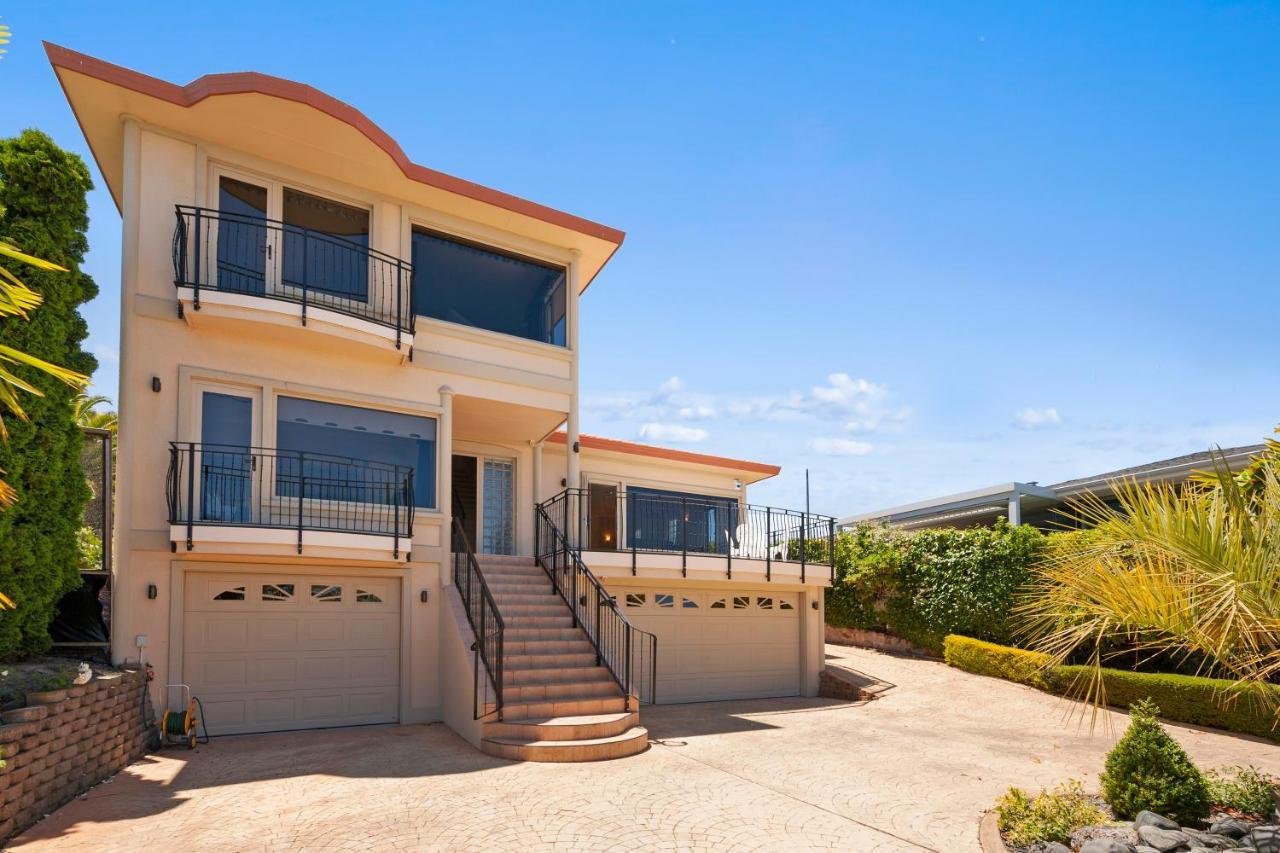 Lake View By Town Taupo Exterior foto