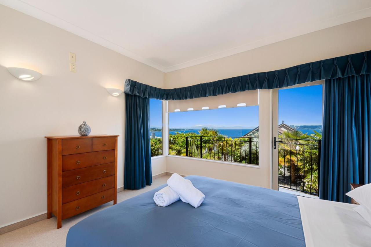 Lake View By Town Taupo Exterior foto