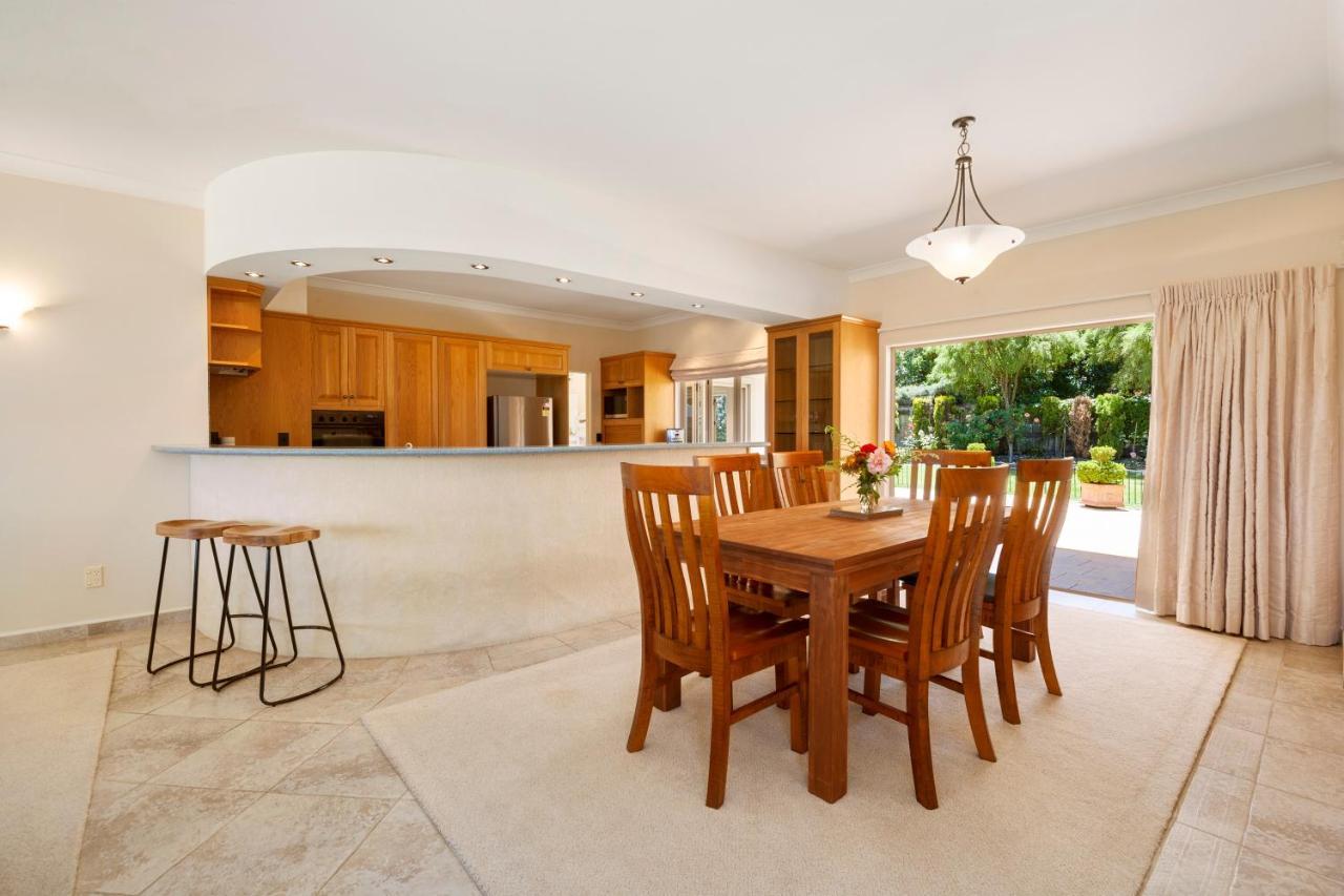 Lake View By Town Taupo Exterior foto