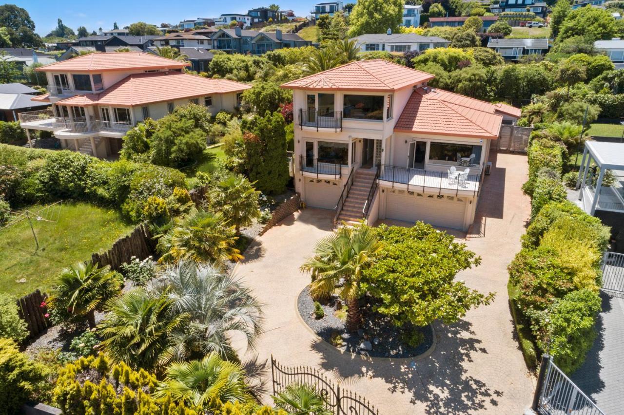 Lake View By Town Taupo Exterior foto